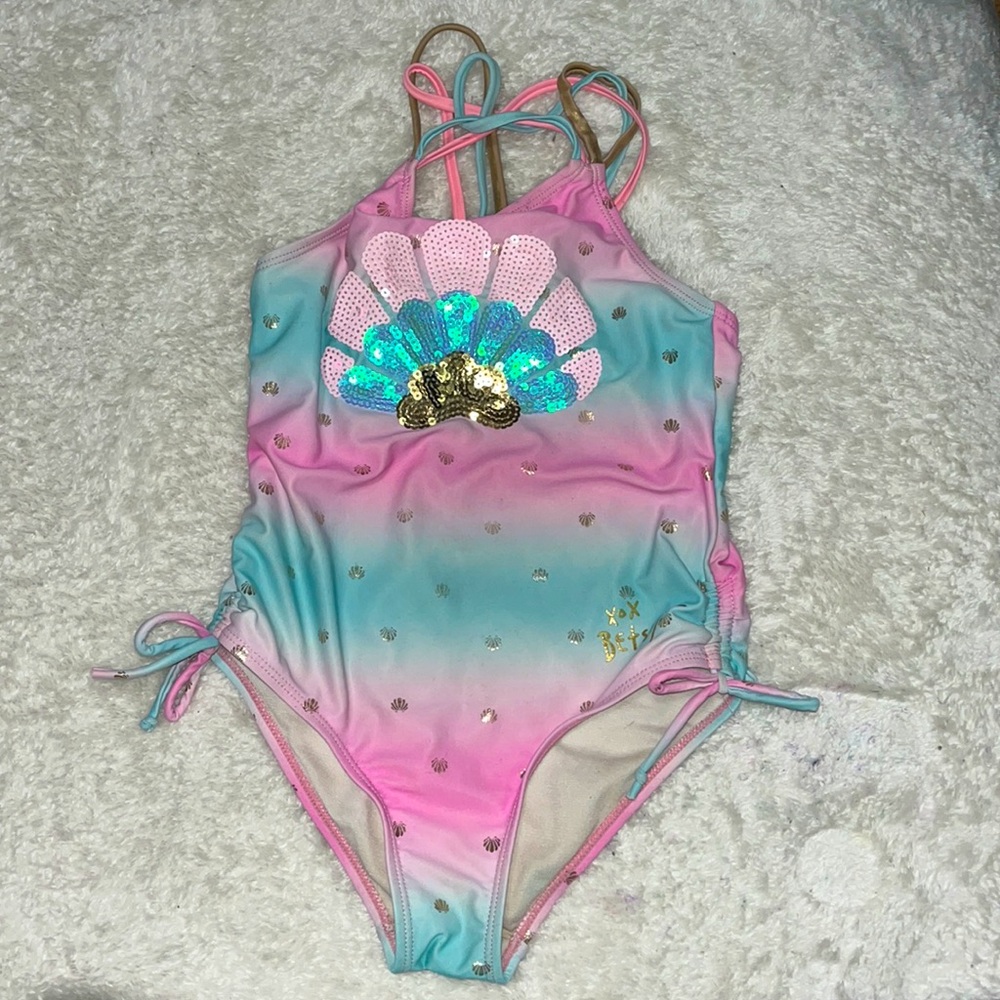 Super cute bathing suit